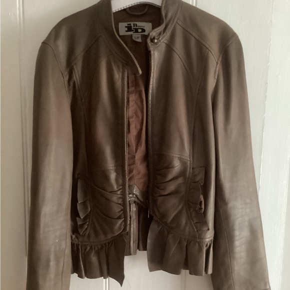Browns’ Soft leather peplum style fall jacket - Picture 1 of 10